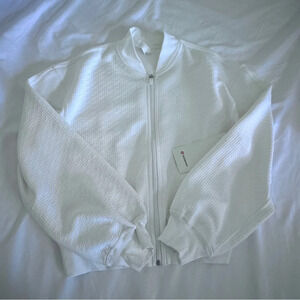 🆕🤍 Lululemon EU Exclusive Textured Zip Front Track Jacket - White